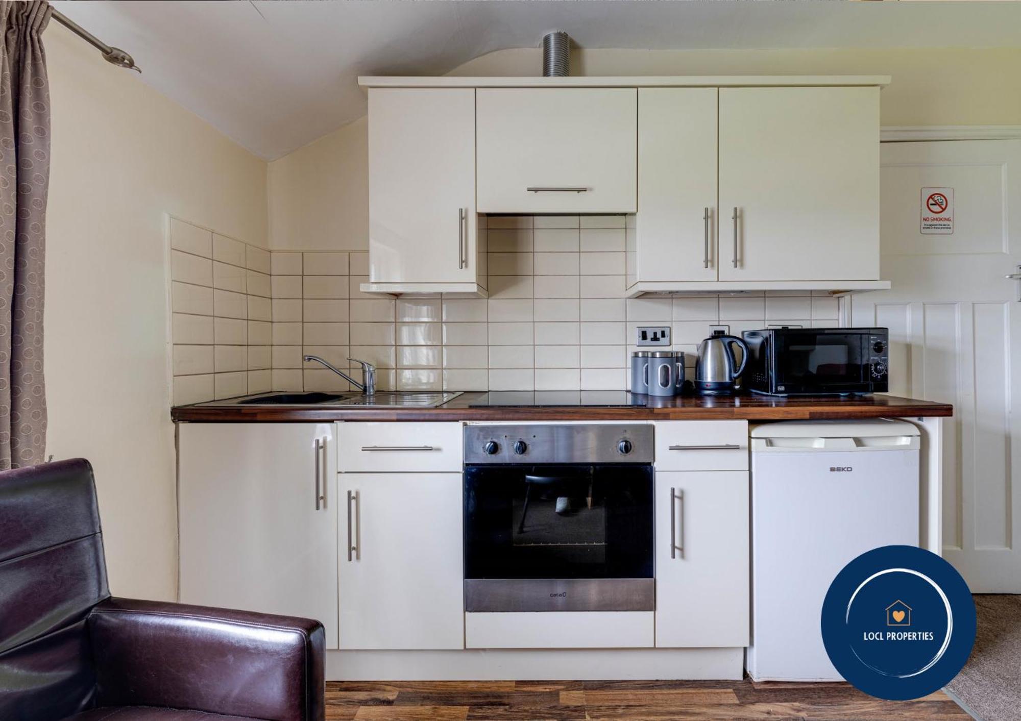 45 The Square Holiday Apartments Скарборо Экстерьер фото