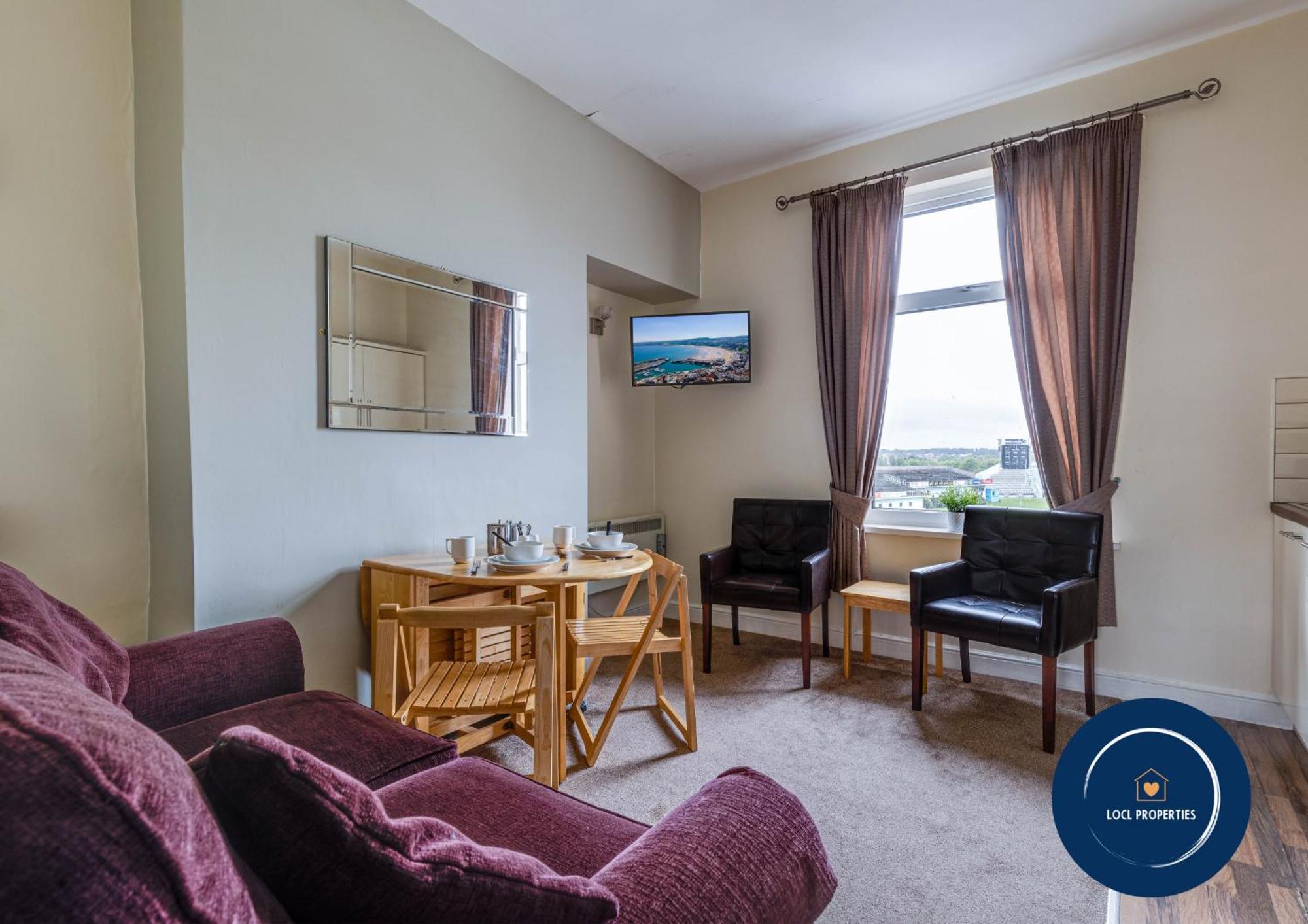 45 The Square Holiday Apartments Скарборо Экстерьер фото