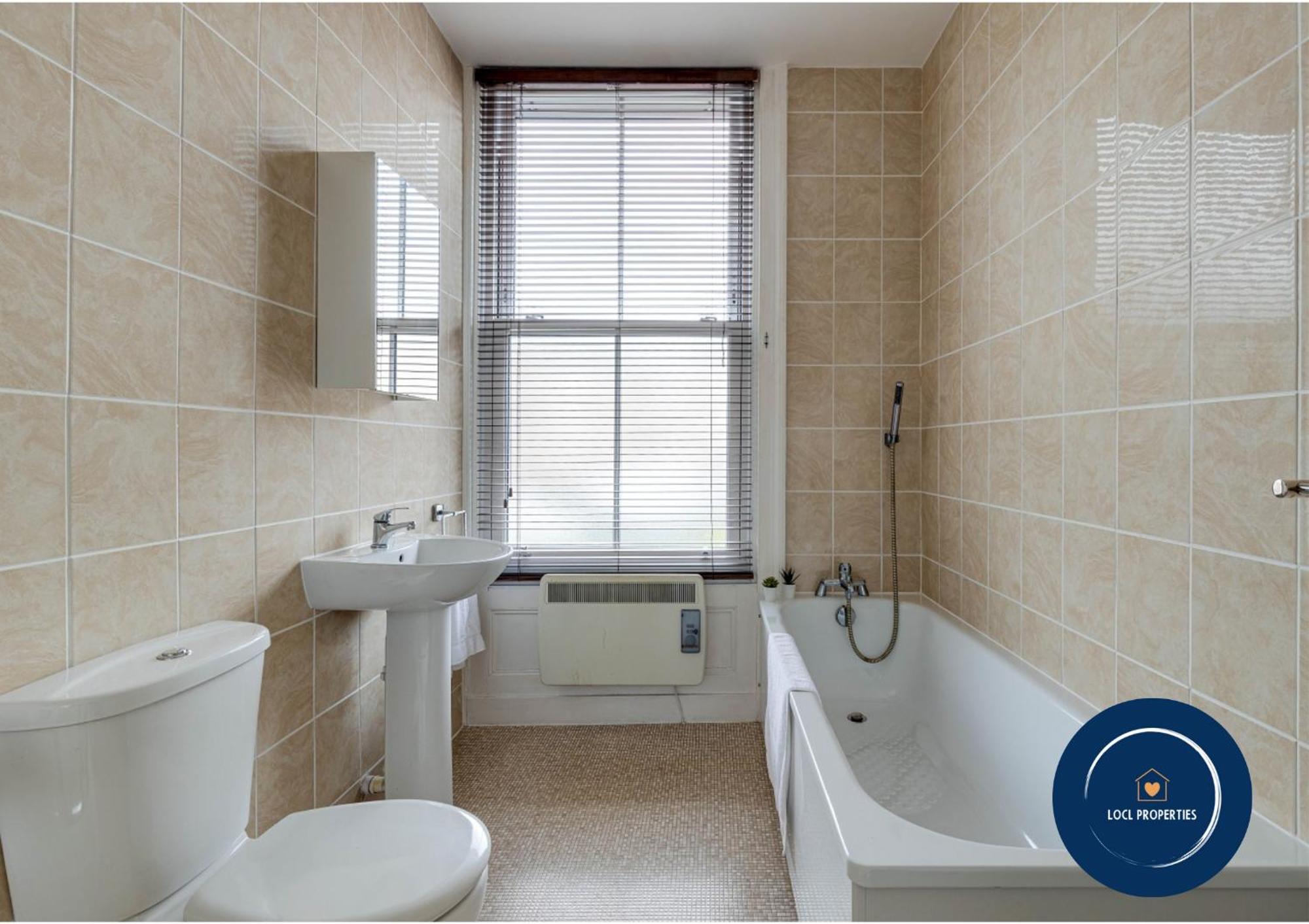 45 The Square Holiday Apartments Скарборо Экстерьер фото